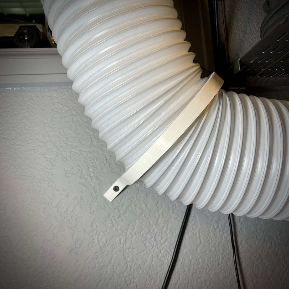 3D-printing a wall bracket for a portable air conditioner 6 inch exhaust hose - SuperheroDIY