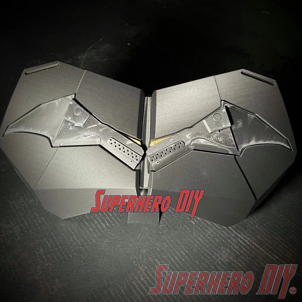 3D PRINTABLE Digital STL File | The Batman 2022 Chest Armor for Cosplay or Display | Magnetic Chest Logo for 2022 Batman costume - Superhero DIY