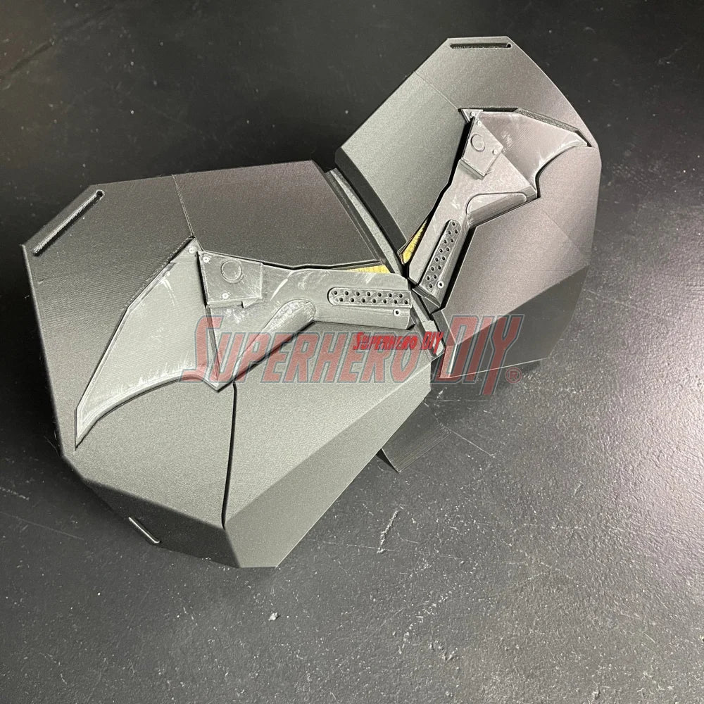 The Batman 2022 Chest Armor for Cosplay or Display | Magnetic Chest Logo for 2022 Batman costume | 3D-printed plastic Batman prop - Superhero DIY