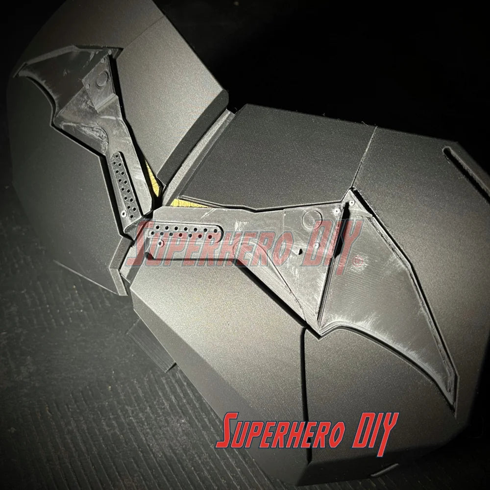 The Batman 2022 Chest Armor for Cosplay or Display | Magnetic Chest Logo for 2022 Batman costume | 3D-printed plastic Batman prop - Superhero DIY