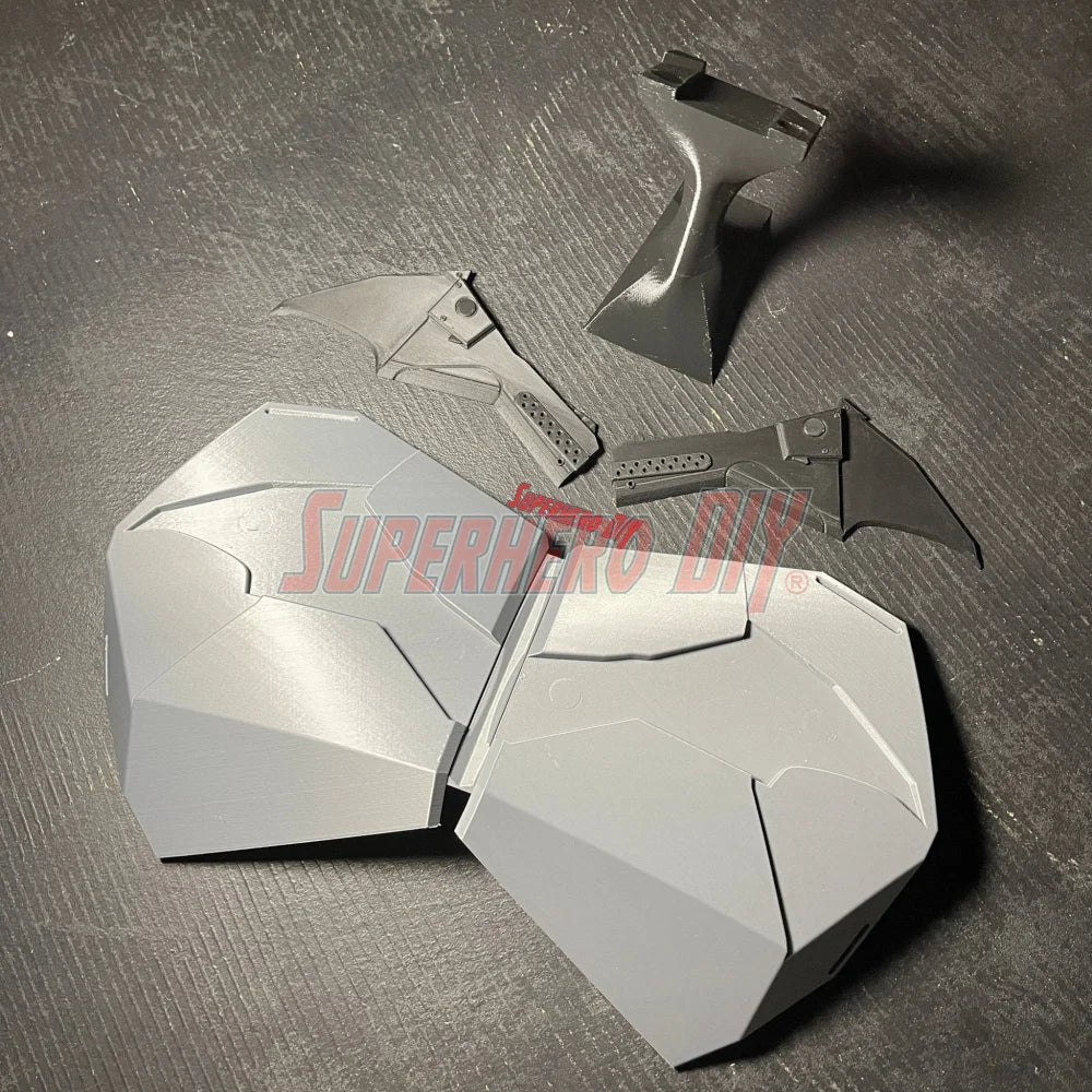 The Batman 2022 Chest Armor for Cosplay or Display | Magnetic Chest Logo for 2022 Batman costume | 3D-printed plastic Batman prop - Superhero DIY