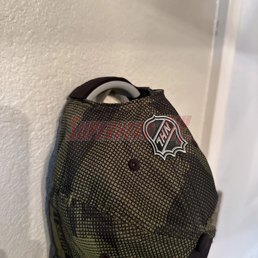 Hat Display Wall Mount | Hang your caps with ease using these wall hooks! - Superhero DIY