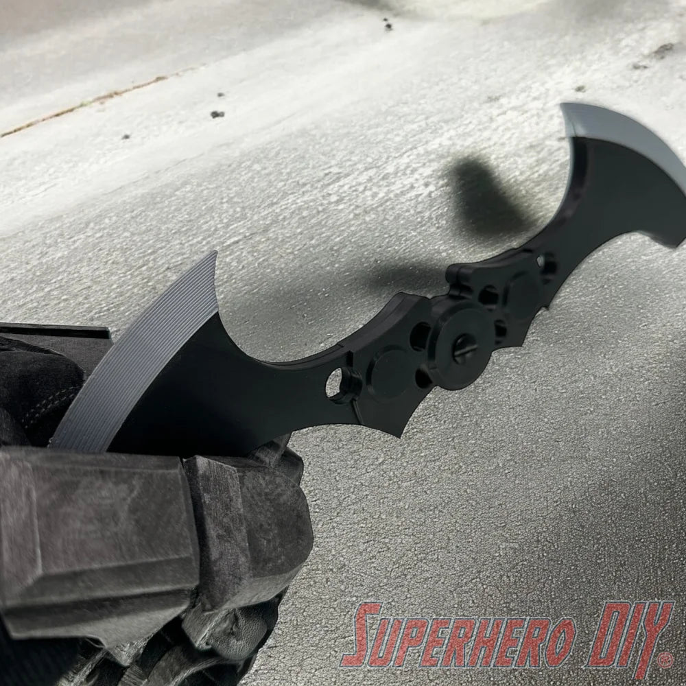 MAGNETIC Folding Bat Thingy Cosplay Prop - opens and locks with just a flick of the wrist!