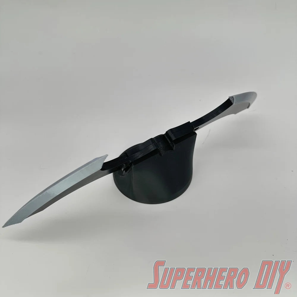 MAGNETIC Folding Bat Thingy Cosplay Prop - opens and locks with just a flick of the wrist!