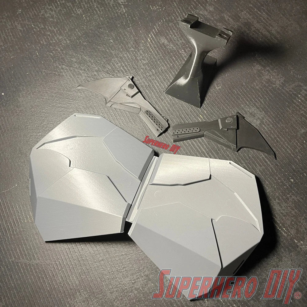 3D PRINTABLE Digital STL File | The Batman 2022 Chest Armor for Cosplay or Display | Magnetic Chest Logo for 2022 Batman costume - Superhero DIY