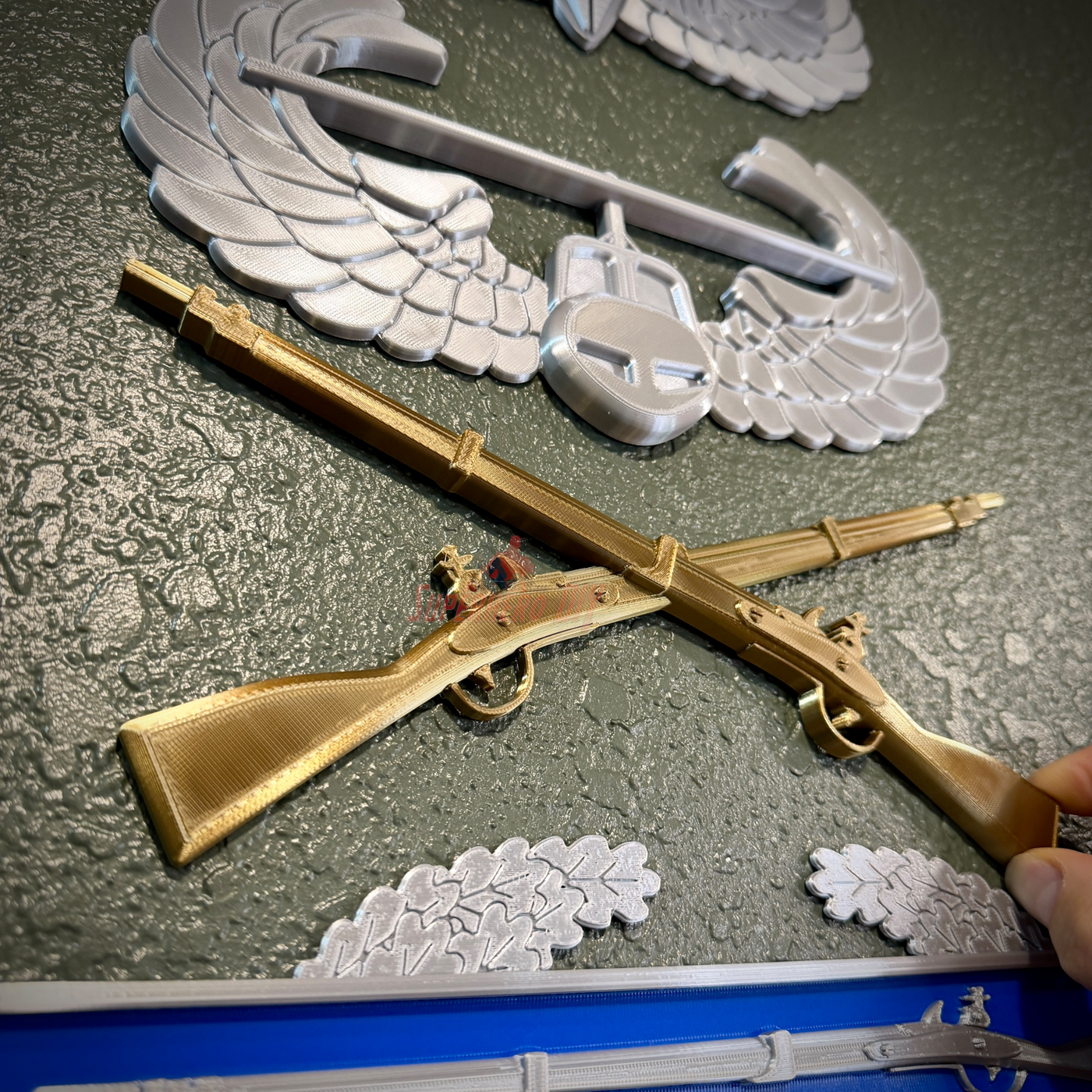 Army Infantry Crossed Rifles Insignia | Crossed Muskets Wall Display, Gold or Black, 6 to 15 Inch