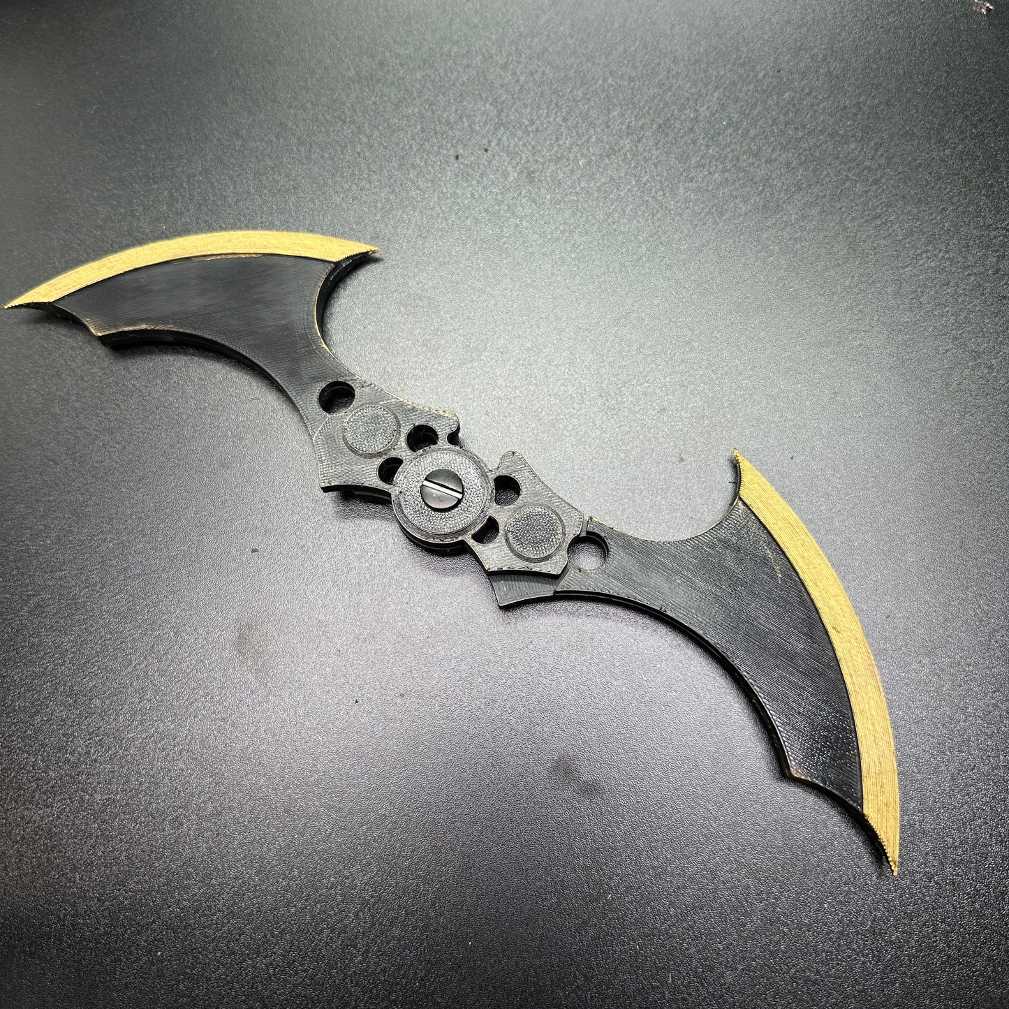 Alt Tag: Magnetic Folding Arkham Batarang Cosplay Prop - 10" version, showcasing bat-inspired blades, perfect for cosplay enthusiasts.