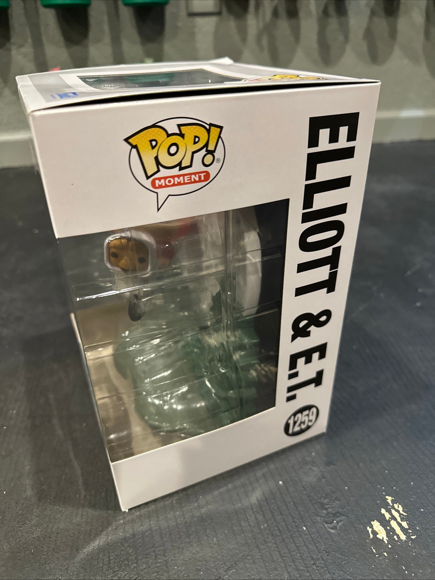 Share Funko Pop! Moments: E.T. the Extra-Terrestrial - Elliot & E.T. GITD for sale - Superhero DIY