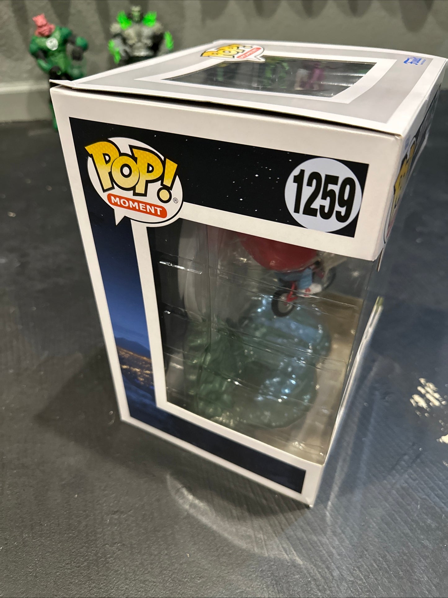 Share Funko Pop! Moments: E.T. the Extra-Terrestrial - Elliot & E.T. GITD for sale - Superhero DIY