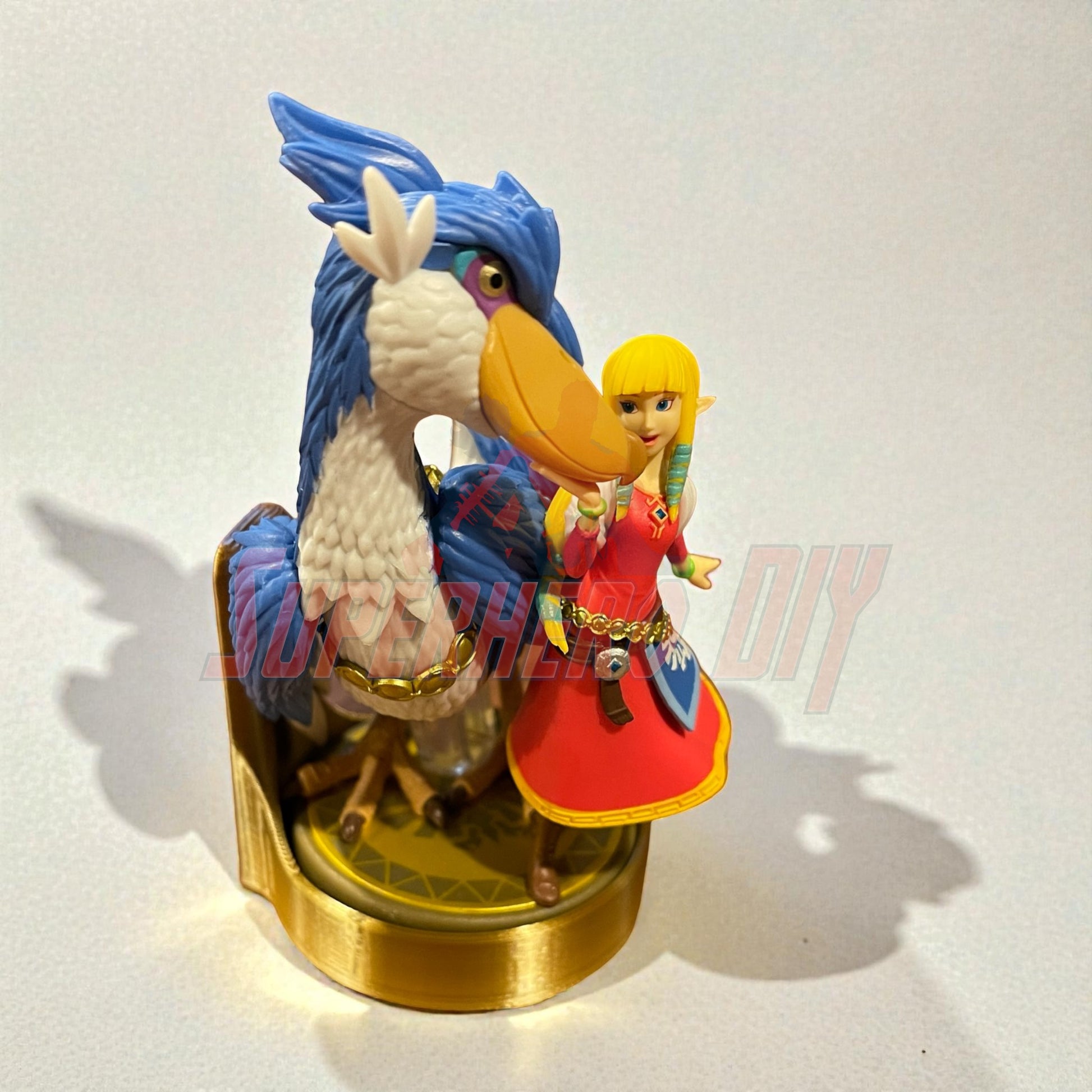 Zelda and Loftwing Amiibo displayed on floating display shelf for amiibo