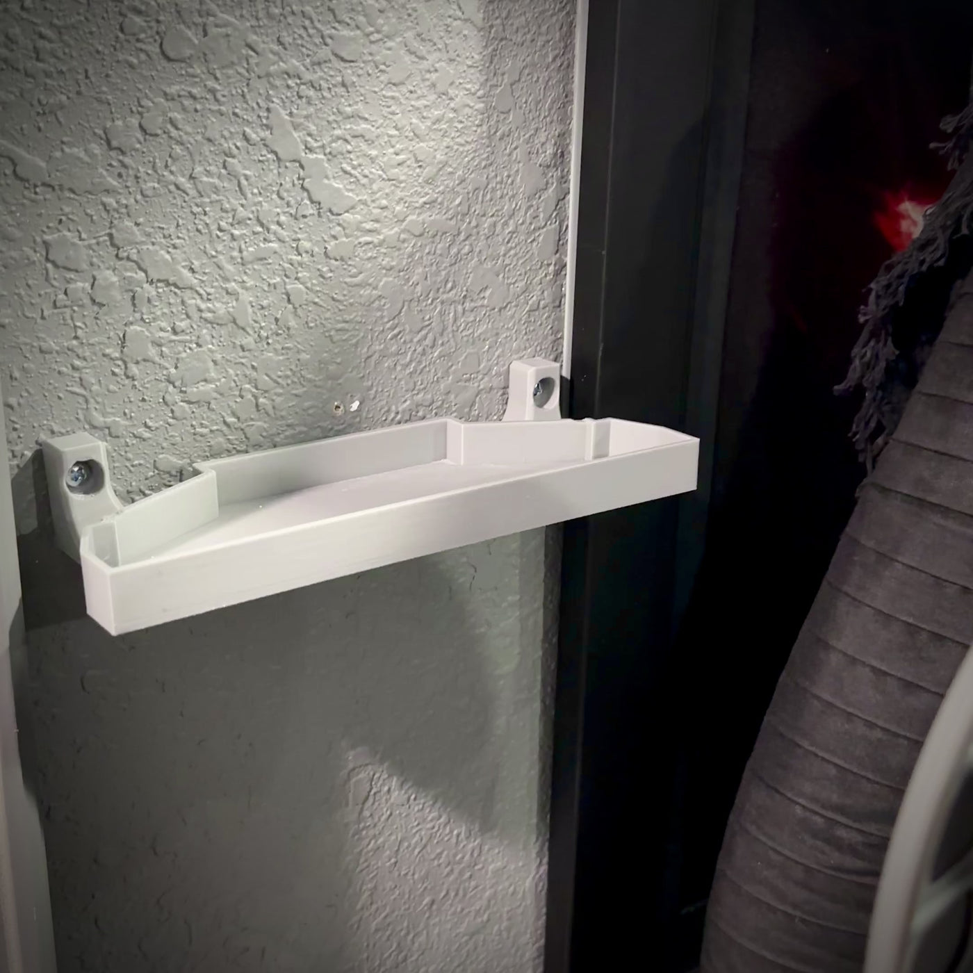 Wall mount for Funko Pop Movie Moments Luke Skywalker vs. Darth Vader in Throne Room, in gray.