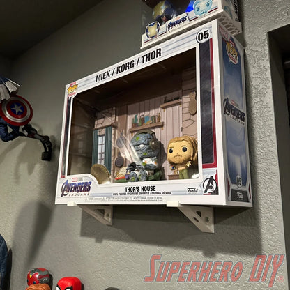 Wall Mount for Funko Pop! Moments Deluxe NATIONAL LAMPOON'S CHRISTMAS VACATION - Superhero DIY